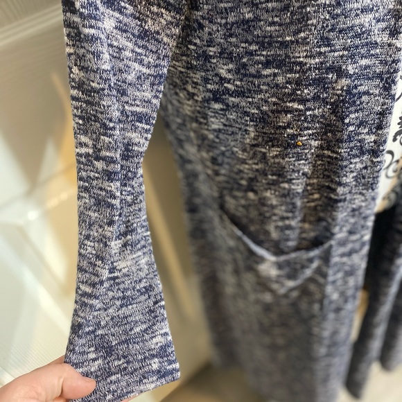 Size Large Navy/white Lularoe Cardigan/kimono style sweater - Picture 3 of 4